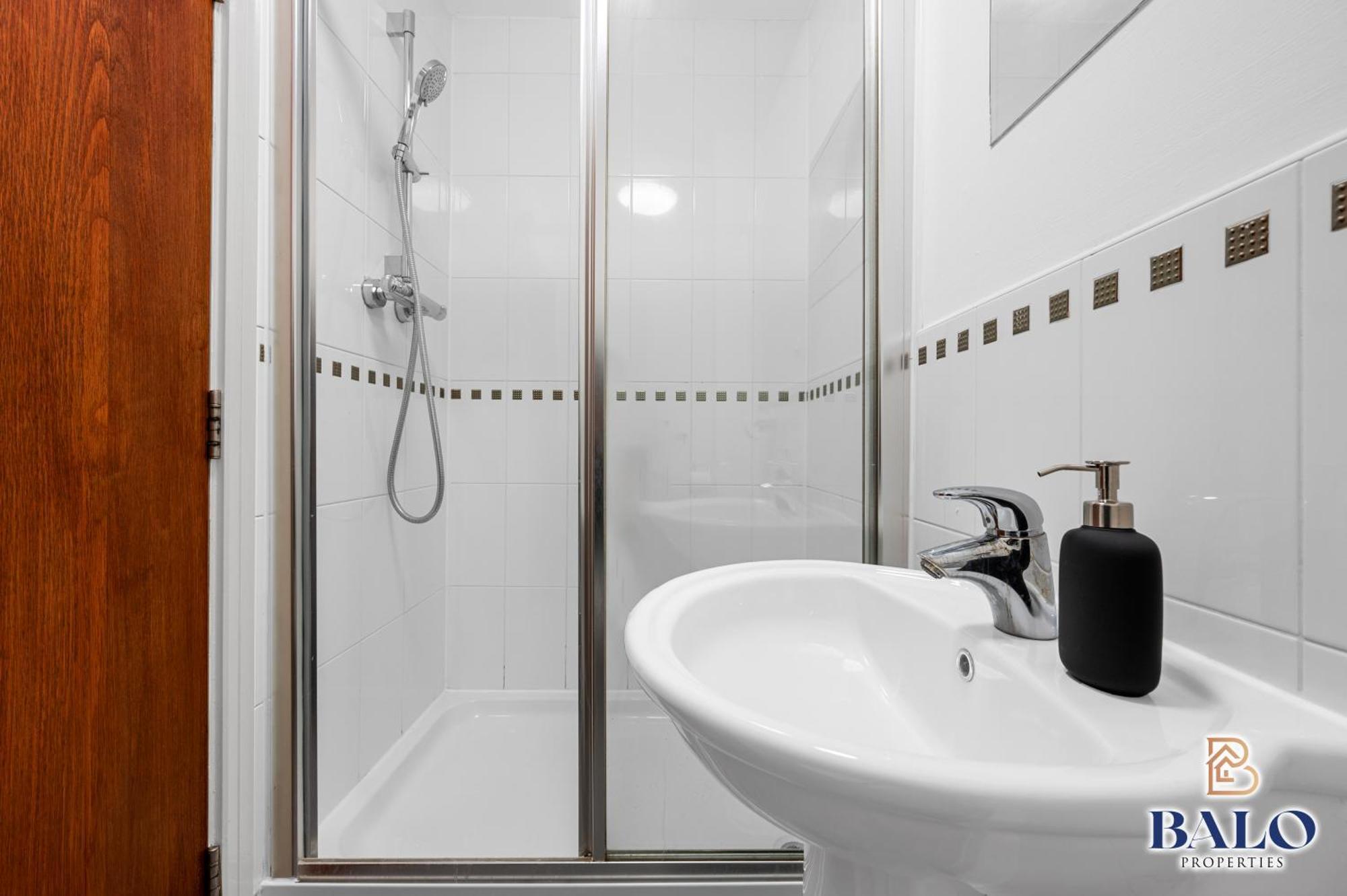 Modern Spacious 2Bedroom Apartment Great! Location By Etihad Mancity Stadium& Coop Live Arena 曼彻斯特 外观 照片